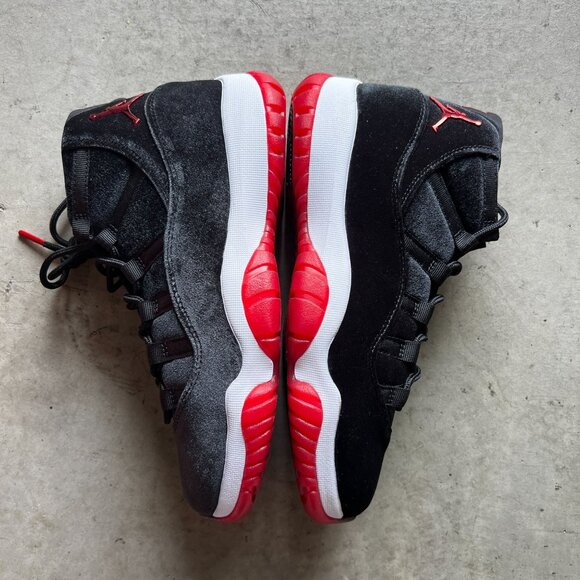 Jordan 11 Retro Bred Velvet DB5457-061 Women's 9 Luxury Basketball Sneakers - Picture 4 of 6